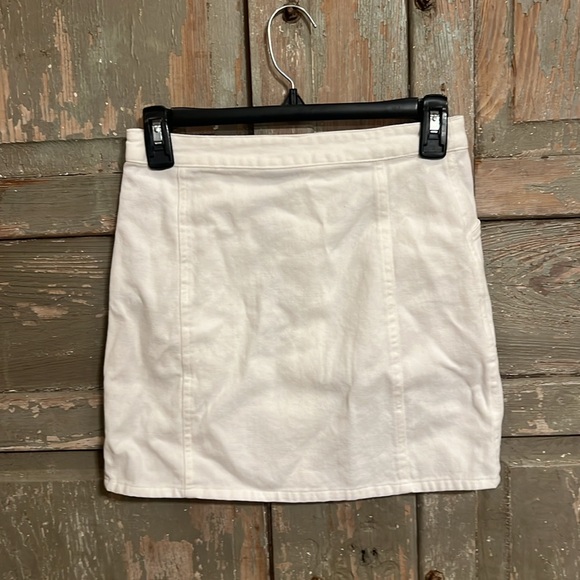 #209 Hurley White Denim Button Up Skirt - Picture 2 of 5